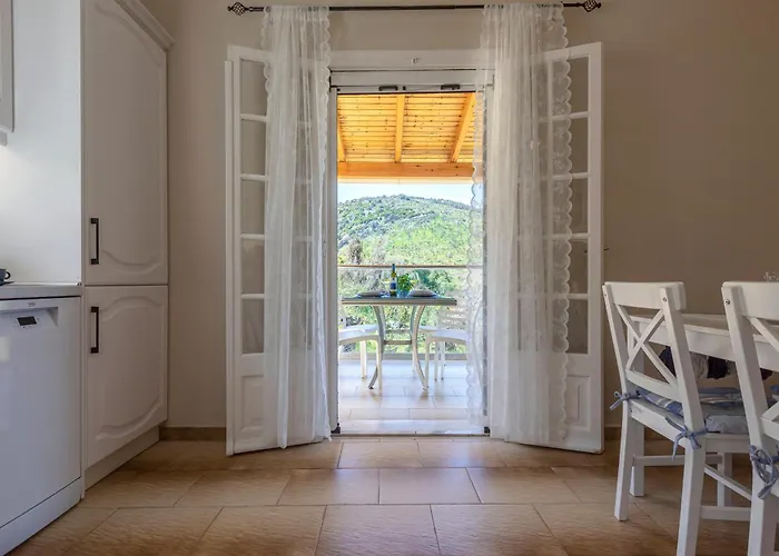 Apartament Alisachni 2nd Floor Apraos