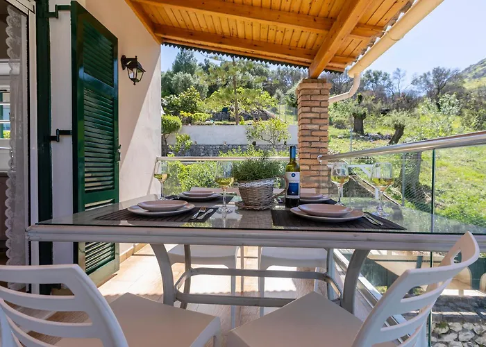 Apartament Alisachni 2nd Floor