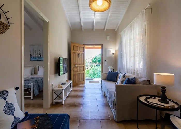 Alisachni 2nd Floor Απραός