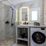 Alisachni 2nd Floor * Απραός