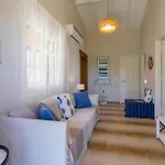 Alisachni 2nd Floor * Απραός